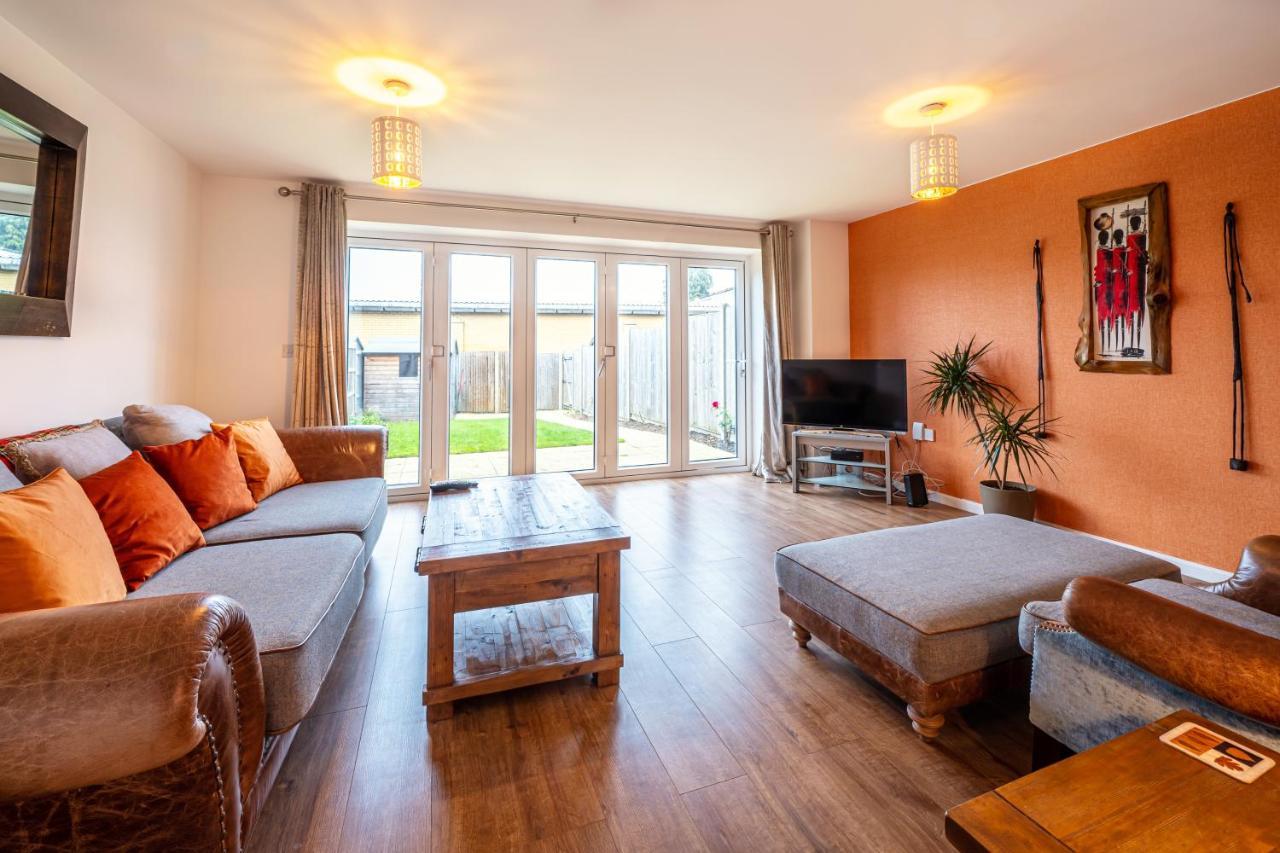 Modern Townhouse - Sleeps Up To 6 Apartment Maidenhead Exterior photo