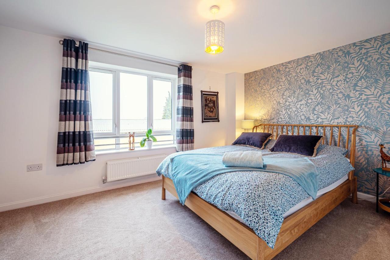 Modern Townhouse - Sleeps Up To 6 Apartment Maidenhead Exterior photo